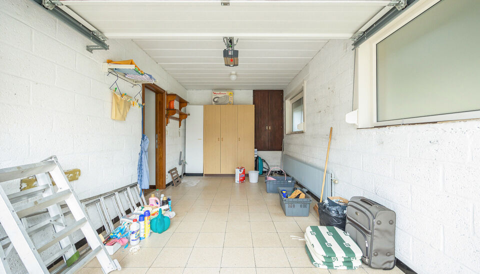 INSTAPKLARE, RUIME GEZINSWONING MET 2 (OPTIE 3)  SLAAPKAMERS OP Z/O GERICHT PERCEEL VAN 07A73CA TE HOUTHALEN-HELCHTEREN!

Langs de Varenstraat 120 vinden we in Houthalen-Helchteren deze instapklare woning terug. Deze locatie staat garant voor een vlotte 