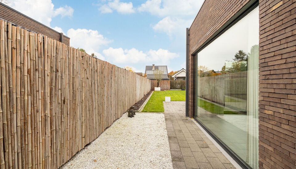 RUIME EN ENERGIEZUINIGE GEZINSWONING (A-LABEL) MET 3 SLAAPKAMERS, PRACHTIG ZONNETERRAS EN INPANDIGE GARAGE OP EEN PERCEEL VAN 03A99CA TE ZONHOVEN!

Niet ver van het centrum van Zonhoven, vinden we aan de Mommersbosweg 36 deze smaakvolle moderne gezinswoni